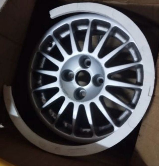 llanta original oz racing superturismo de 15”