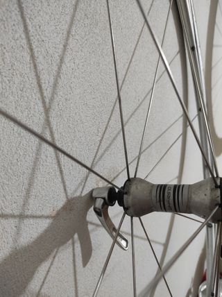 Rueda Shimano WH-RS10 Delantera