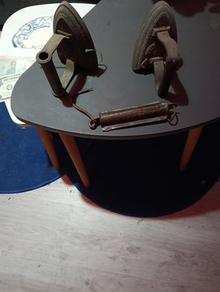 2 Planchas antiguas + romana cocina