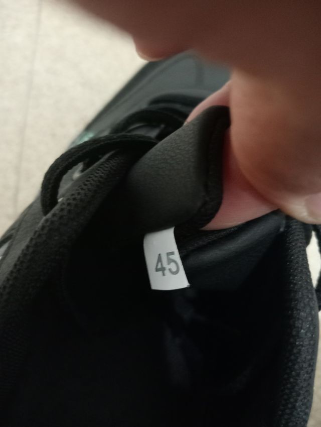 Zapatillas negras hombre