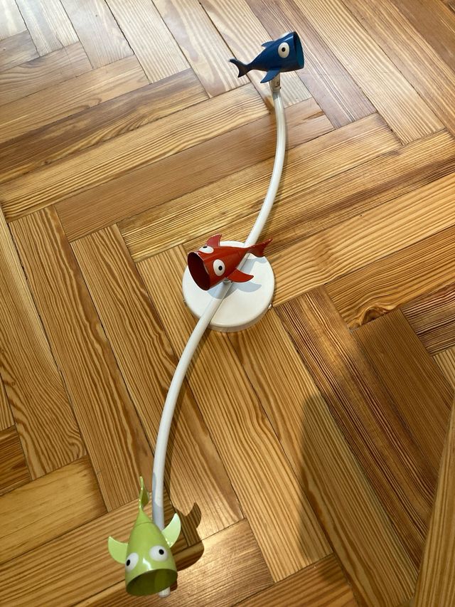 Lampara infantil Ikea peces. Focos alógenos.
