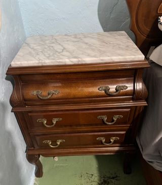 Comodini antichi in marmo