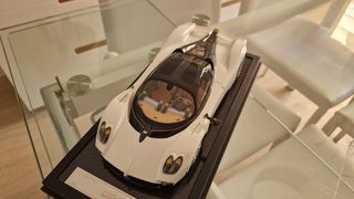 Coche 1 18 pagani