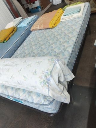 Variedad camas almacén