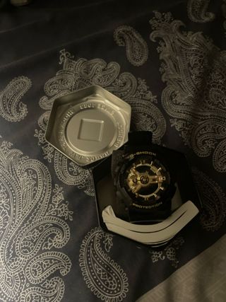 G-Shock Reloj - Negro y Dorado