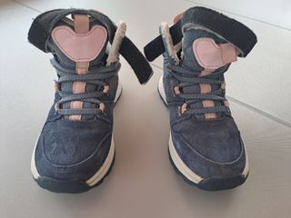Botas montaña niña talla 26-27