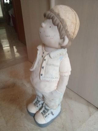Statua bambino in ceramica