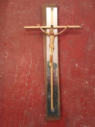 Crucifijo latón  antiguo.