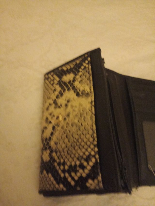 Cartera estampada beige-negro