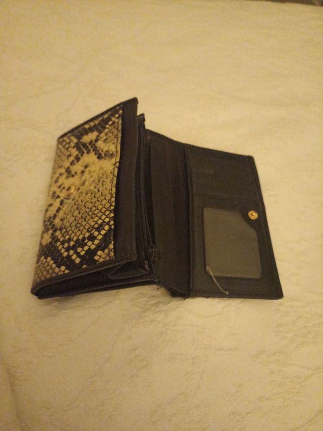 Cartera estampada beige-negro