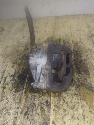 PINZA DE FRENO DELANTERA IZQUIERDA MERCEDES CLASE