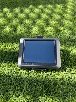 GPS marca Garmin modelo Nüvi