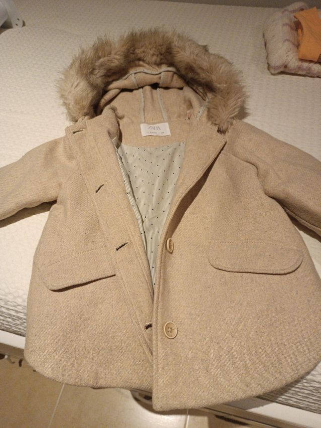 Abrigo Zara niña, beige