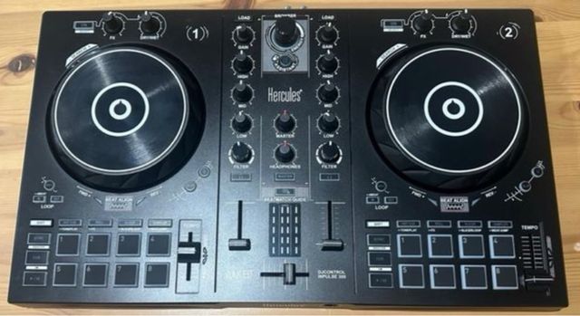 Hercules DJControl Inpulse 300 - 2 tracks