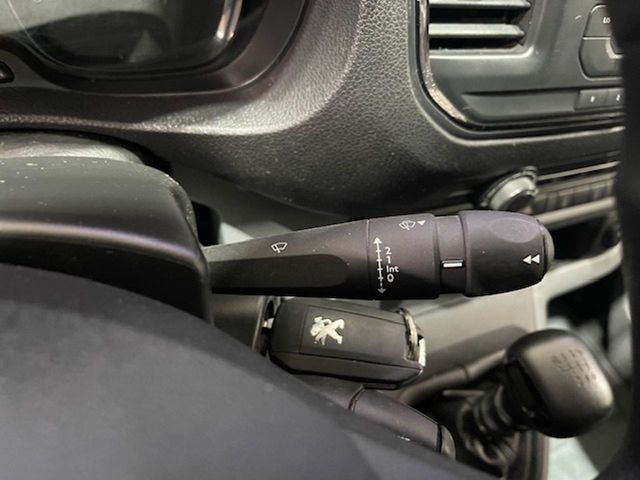 Peugeot Expert V220 Furgón Pro 1.5 BlueHDi 120 S&S Standard 