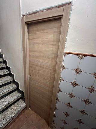 MONTADOR DE PUERTAS - 697187224