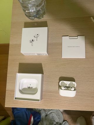 Cuffie wireless Bluetooth con custodia di ricarica