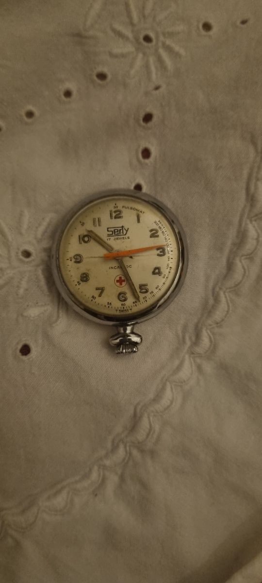 Reloj Sert antiguo enfermería