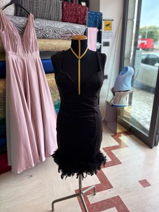 Vestito corto nero piume