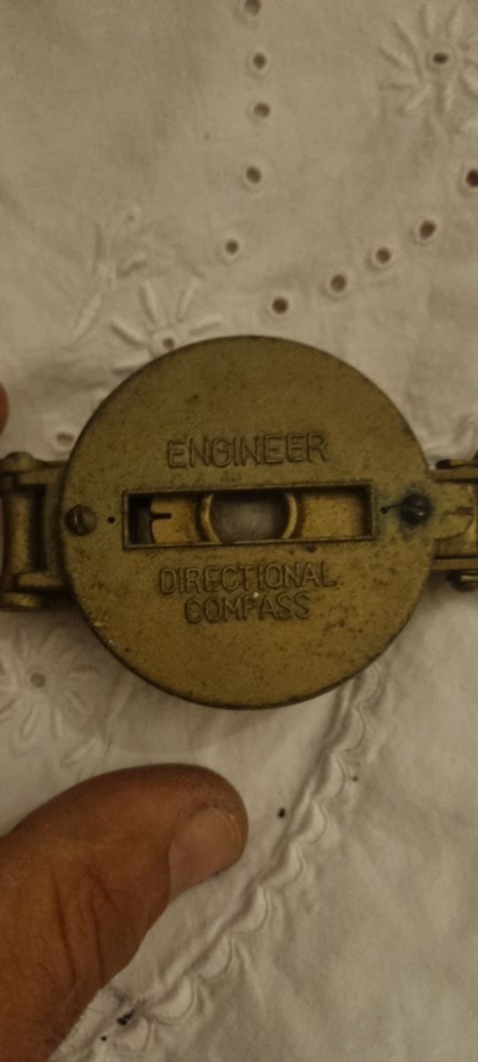 Brújula antigua  decorativa o para restaurar facil