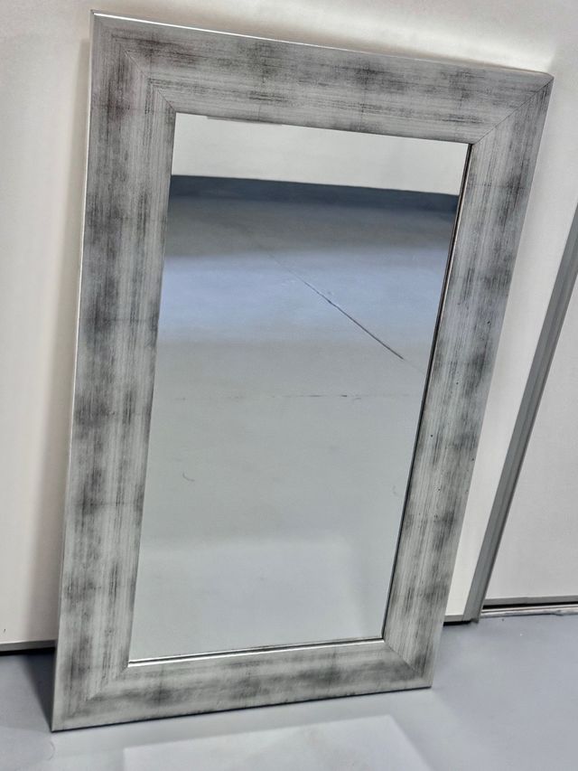 Espejo gris plata 100x60 cm.