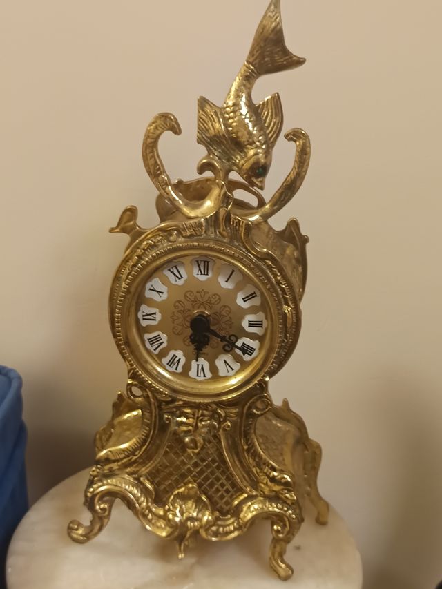 Reloj bronce antiguo estilo francés