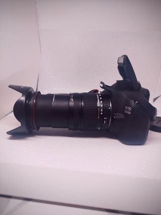 Potente objetivo Canon 18-200 amplio rango enfoque