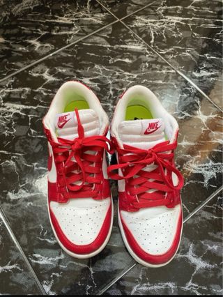Nike Dunk rojas y blancas