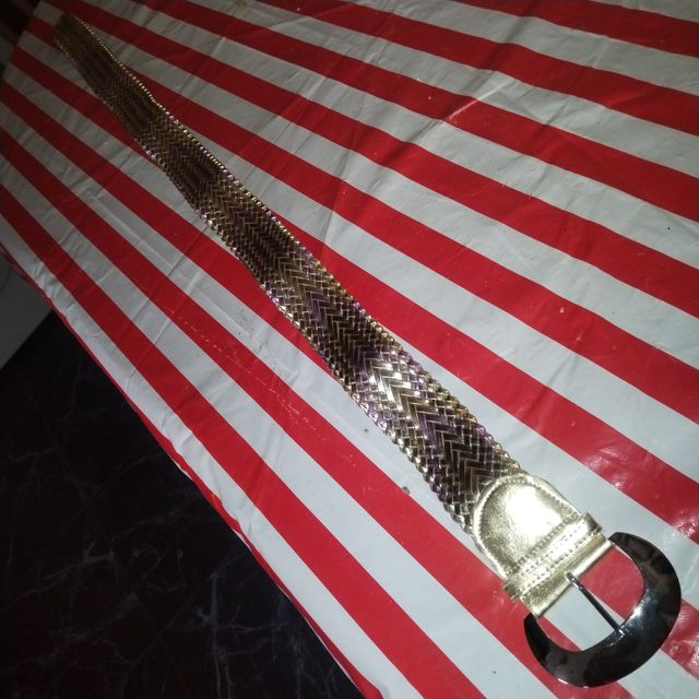 Cinturón trenzado dorado