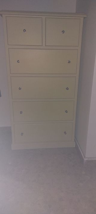 Cómoda vintage de madera - beige