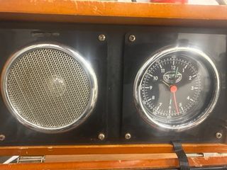 Radio Reloj Vintage Antigua