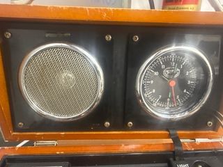 Radio Reloj Vintage Antigua