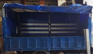 Caja basculante de Nissan Cabstar .