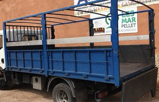Caja basculante de Nissan Cabstar .