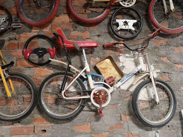 Motoretta GAC 3 blanca vintage