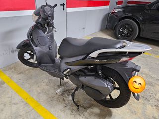 Moto Suzuki Sixteen 125cc - Scooter