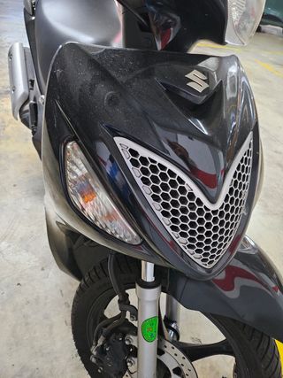 Moto Suzuki Sixteen 125cc - Scooter