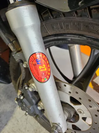 Moto Suzuki Sixteen 125cc - Scooter