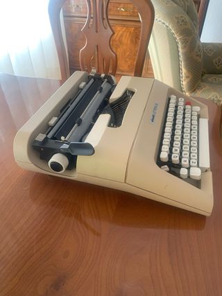 Olivetti Lettera 35 - Máquina de escribir