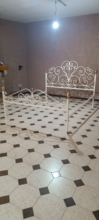 Letto ferro battuto bianco e oro