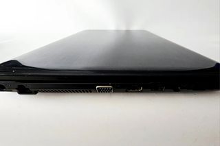 Portátil Samsung mod. 270 E con batería y cargador