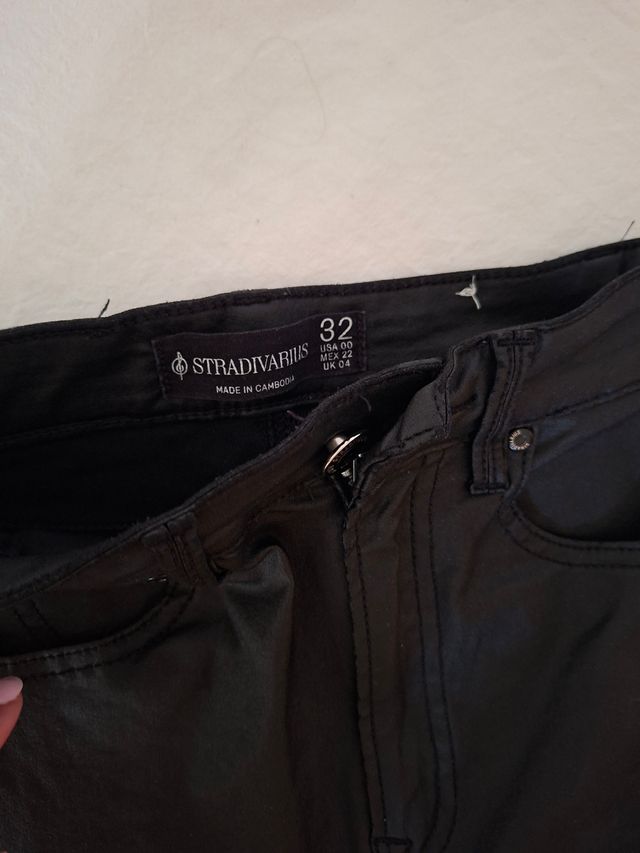 Pantalones polipiel negros