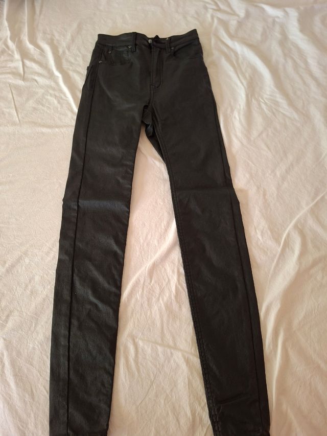 Pantalones polipiel negros