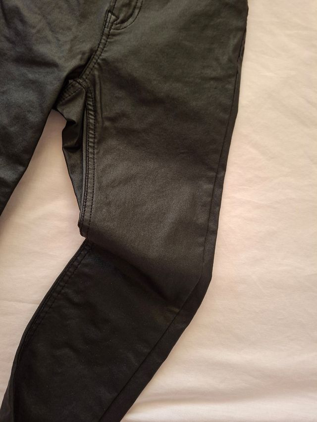 Pantalones polipiel negros