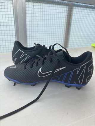Zapatillas Nike Fútbol - N° 36 y medio