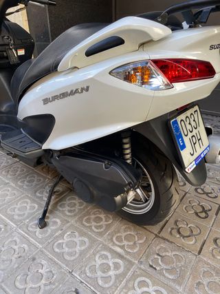 Suzuki Burgman 200 - Scooter