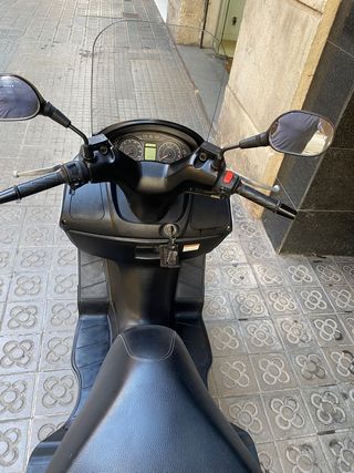 Suzuki Burgman 200 - Scooter
