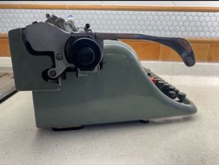 Máquina escribir Olivetti Lexicom 80