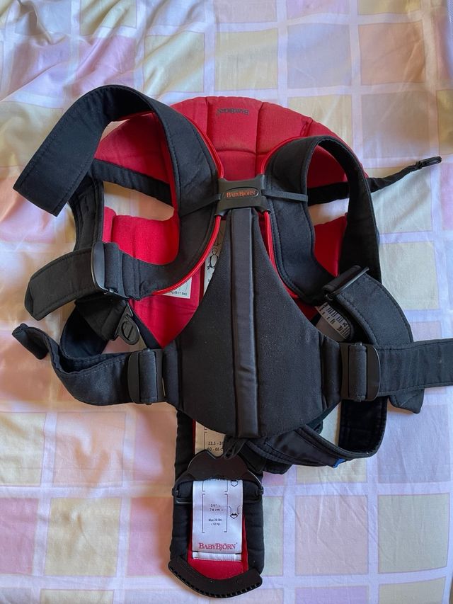 Portabebés BabyBjörn - Negro/Rojo