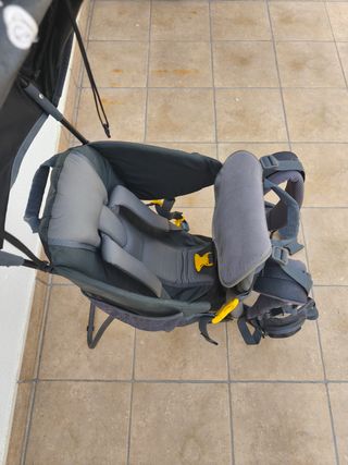 Mochila portabebés senderismo